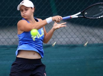 Barty menyangkal kesempatan untuk mendapatkan kembali posisi teratas