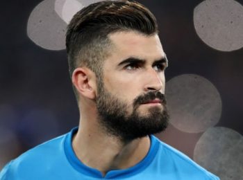 Hysaj berencana keluar Napoli setelah klub memulai latihan pada hari Sabtu