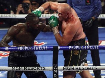 Fury Mengalahkan Wilder di Seventh Round Stoppage