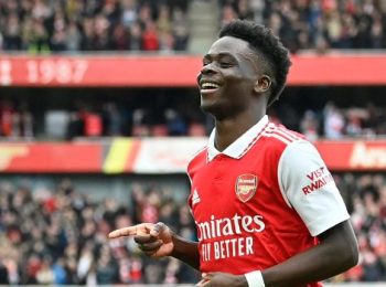 Bukayo Saka menandatangani rekor perpanjangan kontrak di Arsenal