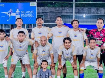 ONE PIECE FC Gelar Latihan Bersama Majlis FC di Lapangan Patra Kartika